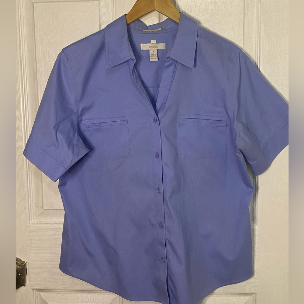 CHICO’S blue short sleeve no iron button up